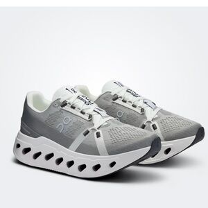 On Running  Cloudeclipse Alloy|White
$180 9.5
Our softest, max-cushioned running